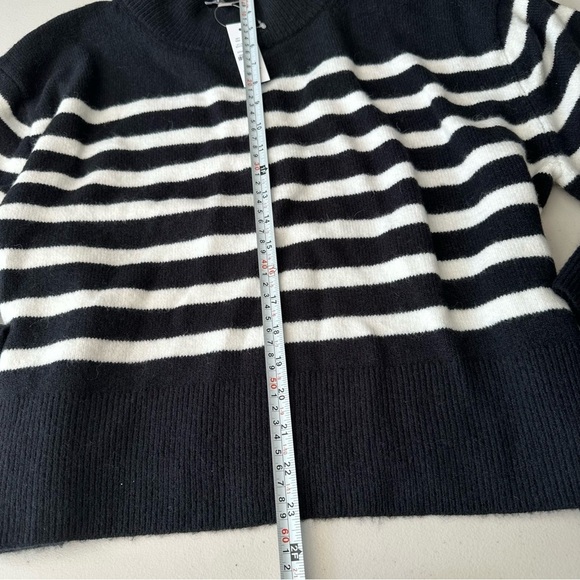 NWT J Crew Chunky crewneck sweater in Supersoft yarn - Picture 5 of 9